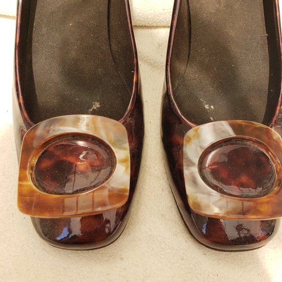 Stuart Weitzman kitten heels 👠 - Picture 2 of 5